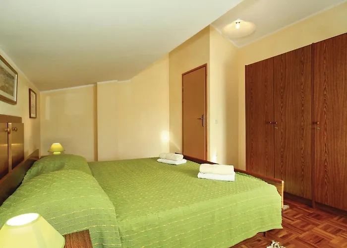 3 Bedroom Gorgeous In Apartment *