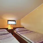 Apartment 3 Bedroom Gorgeous In *