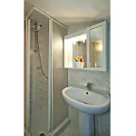 Apartment 3 Bedroom Gorgeous In